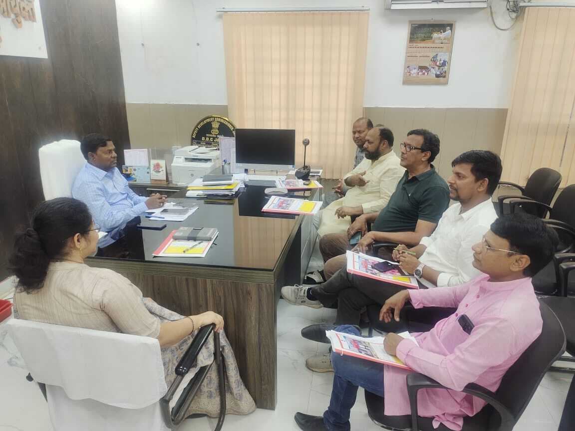 छूटे वोटरों का नाम जोड़ने में राजनीतिक दलों के प्रतिनिधियों से सहयोग करने की अपील