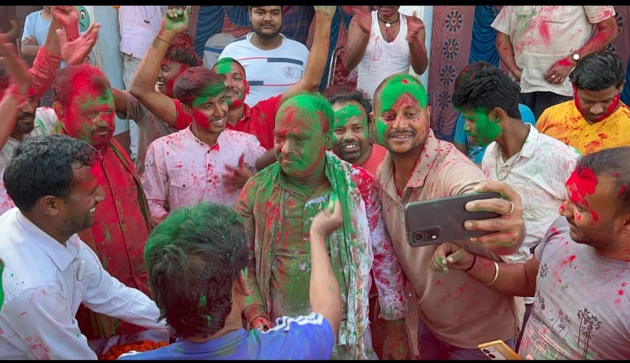 शांति व सौहार्द बनाये रखने का संदेश देता है होली पर्व