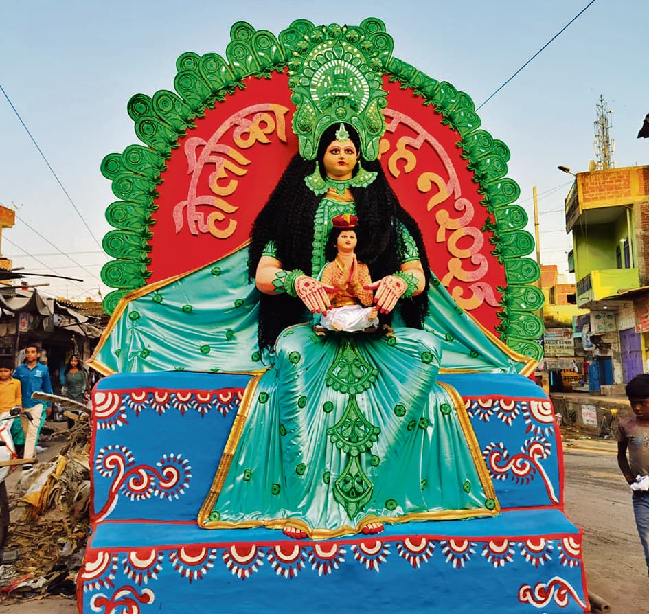 होलिका दहन के साथ शुरू हो गया जिले में होली का त्योहार