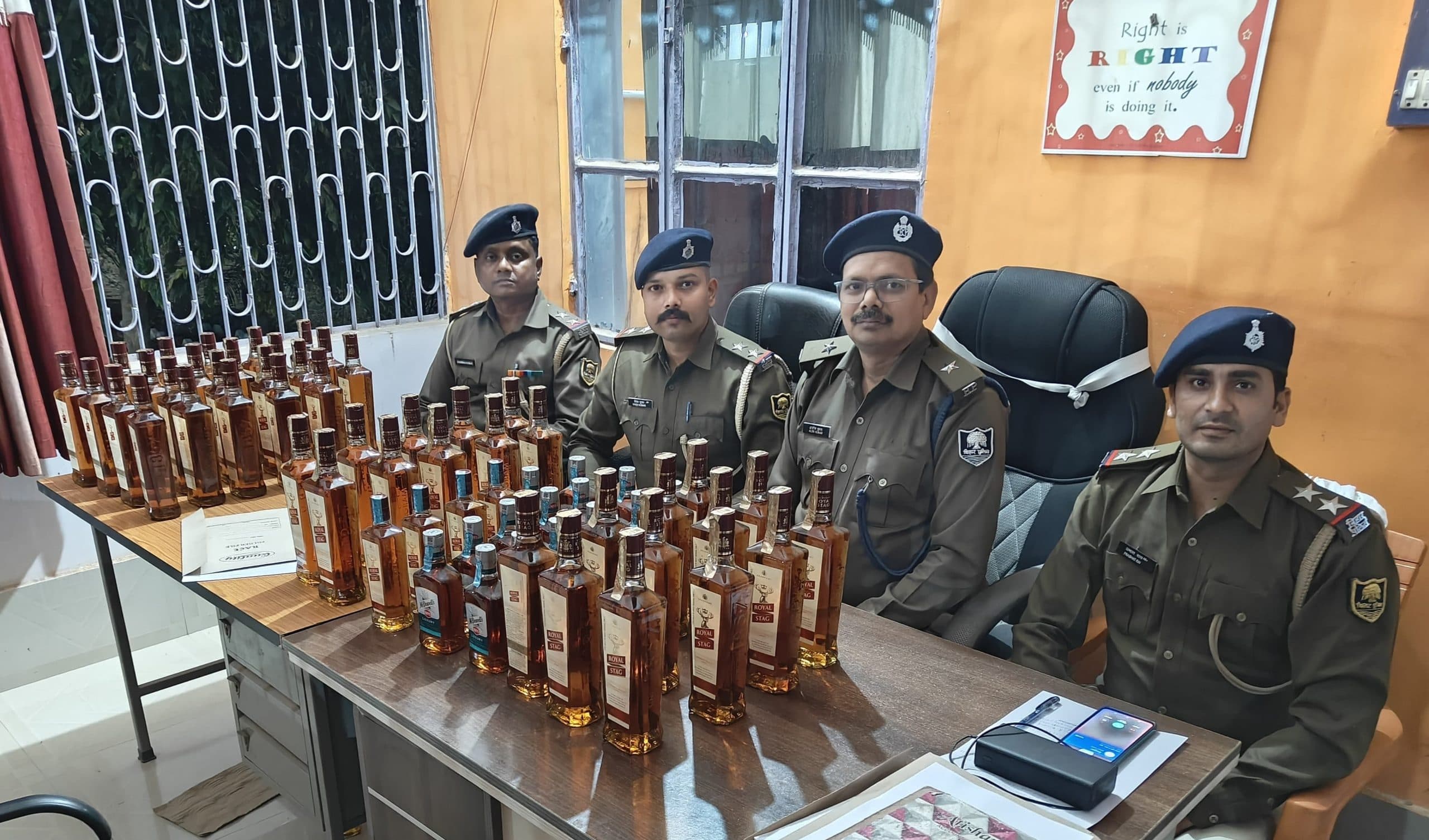 मटिया से साढ़े चालीस लीटर शराब को पुलिस ने किया जब्त