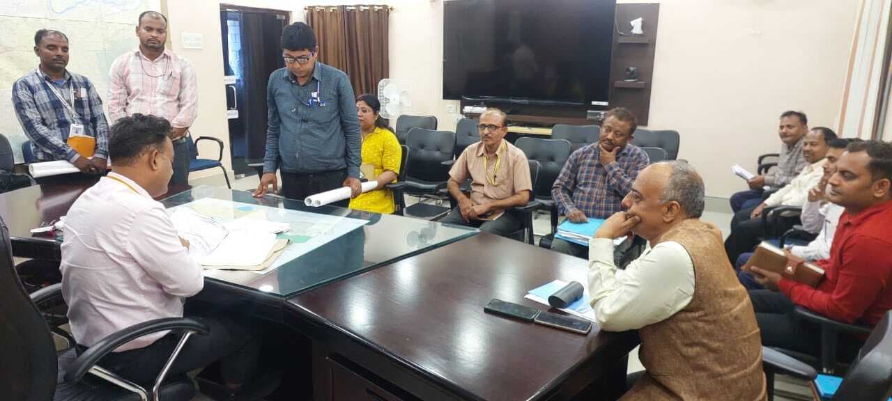 स्थानीय कलाकारों हुनर दिखाने का मिलेगा अवसर : डीएम