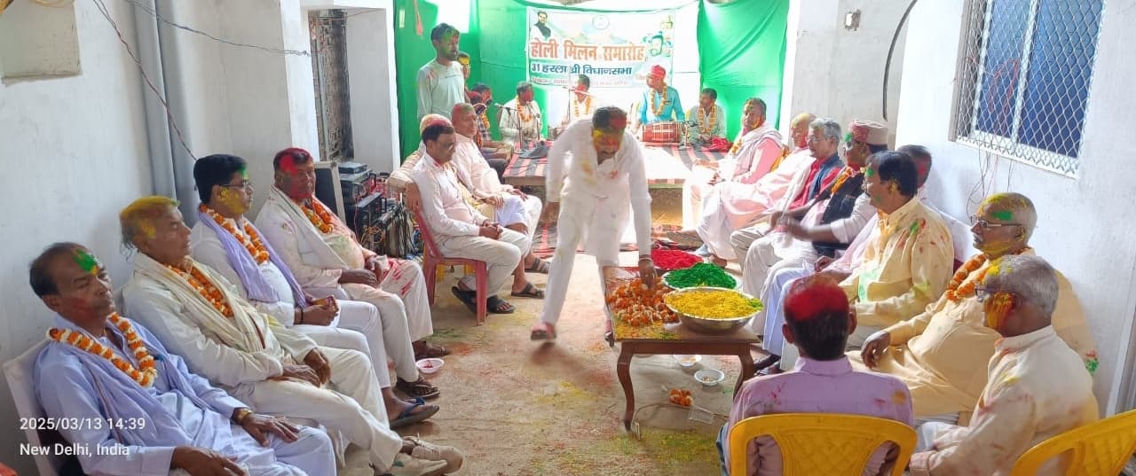 Madhubani News : राजद नेता के आवास पर होली मिलन समारोह