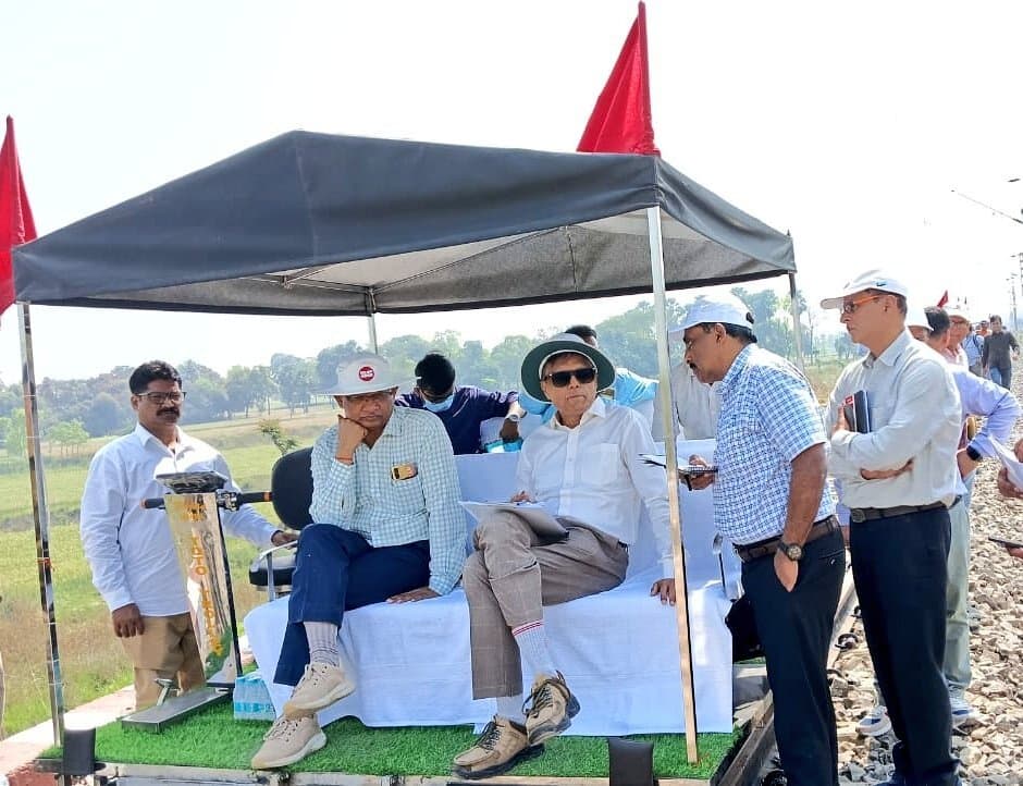 Samastipur News : खगड़िया अलौली खंड पर 100 किलोमीटर प्रति घंटे की रफ्तार से ट्रायल