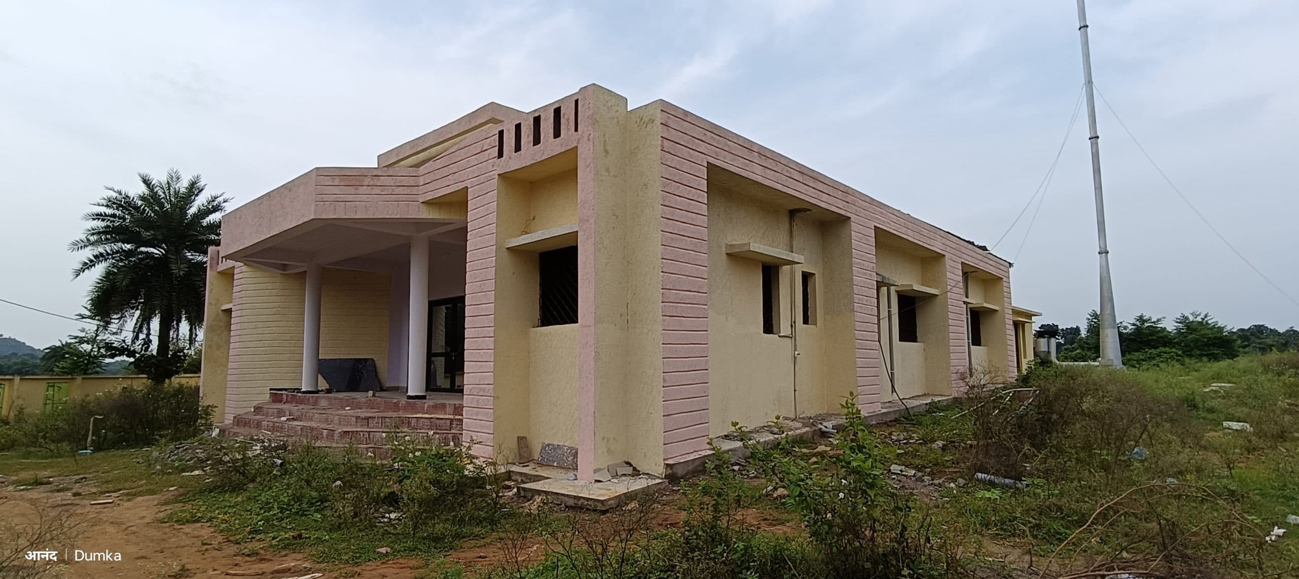 दुमका के मुक्तिधाम में अबतक चालू नहीं हो सका शवदाह गृह