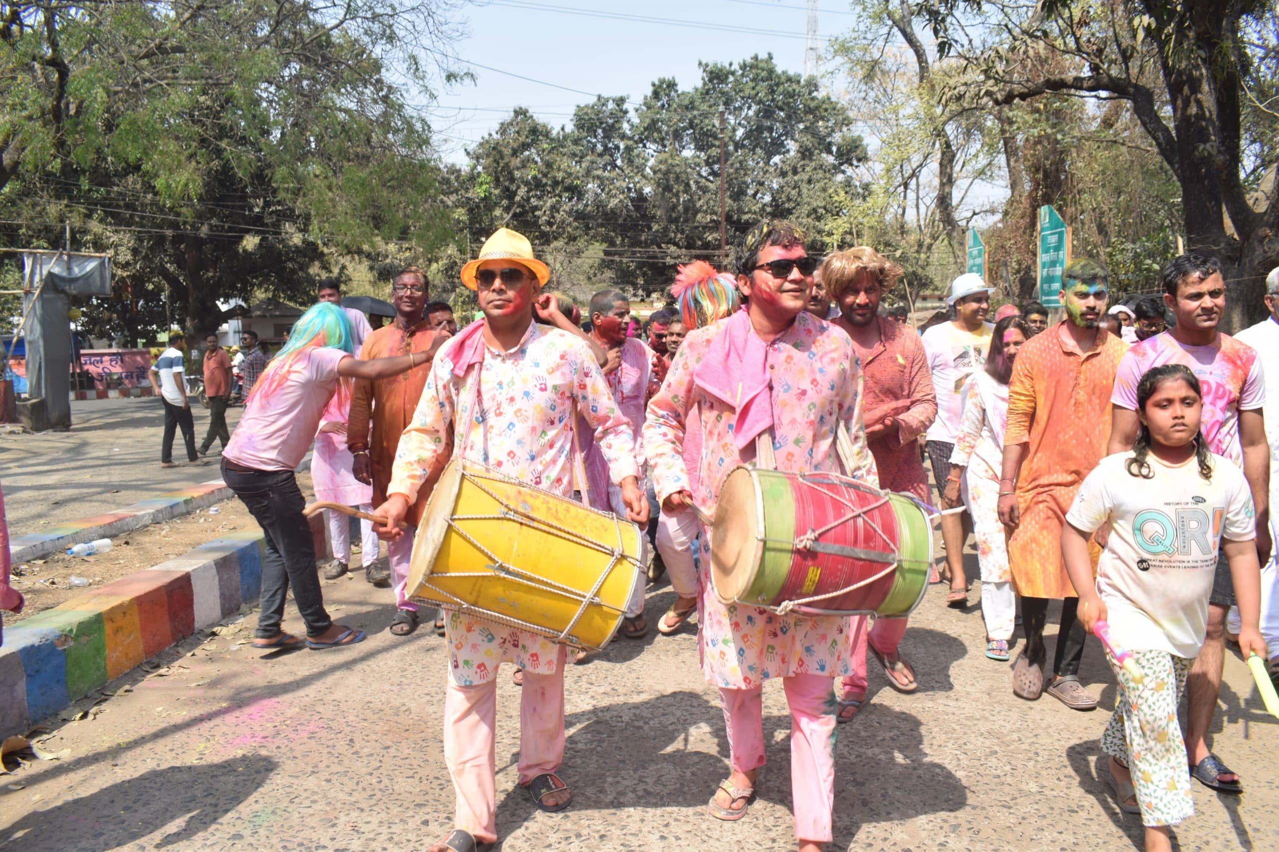 डीसी-एसपी ने भी पदाधिकारियों के साथ खेली होली