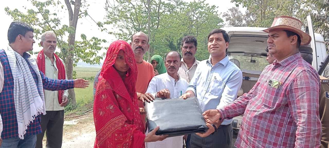 अगलगी में पांच परिवारों के पांच घर जलकर राख, लाखों की संपत्ति नष्ट