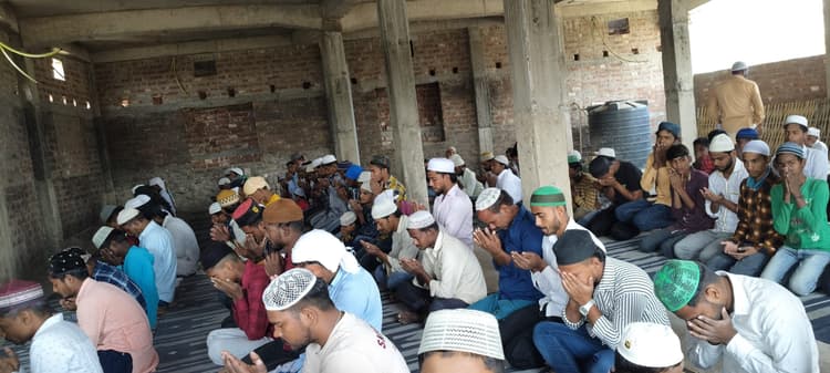 दूसरे जुम्मे पर मस्जिदों में बड़ी तदाद में नमाजियों ने की नमाज अदा