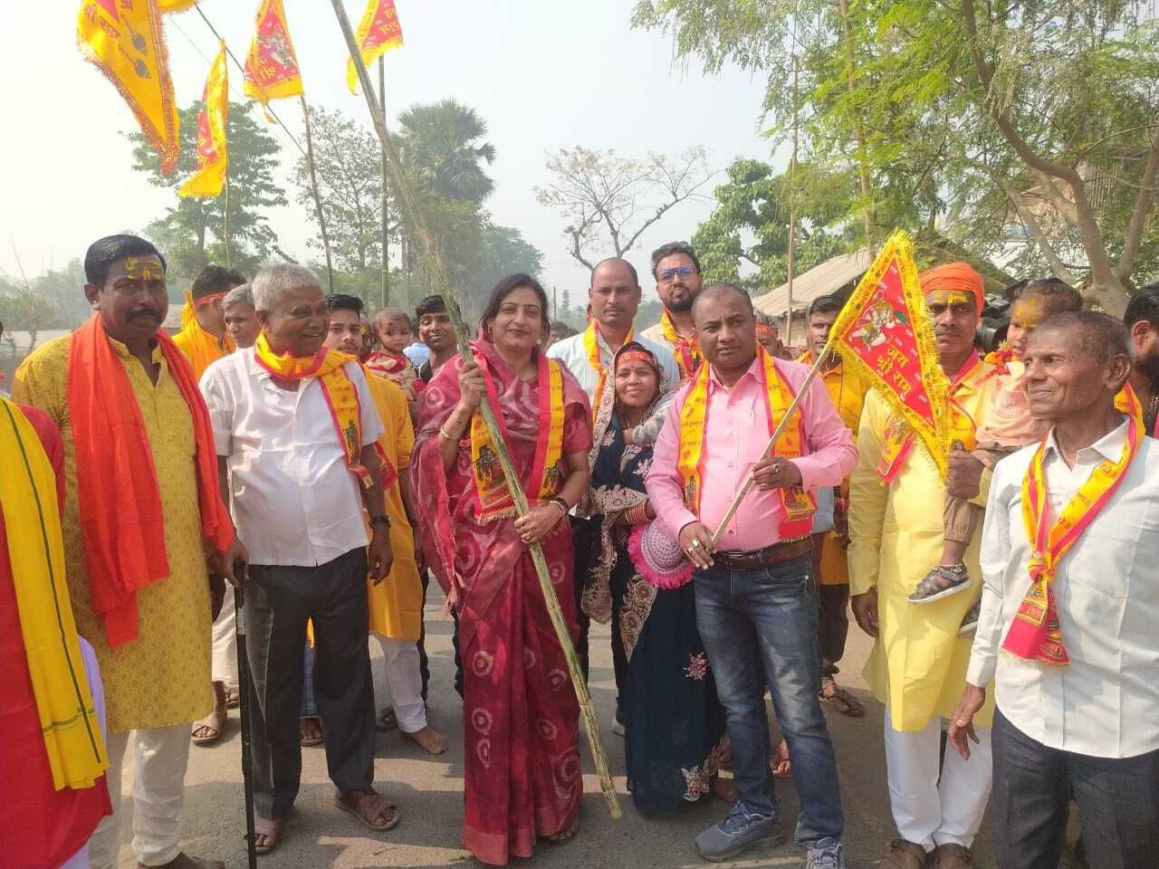 अखण्ड हरिनाम संकीर्तन को लेकर निकाली गयी कलश शोभा यात्रा