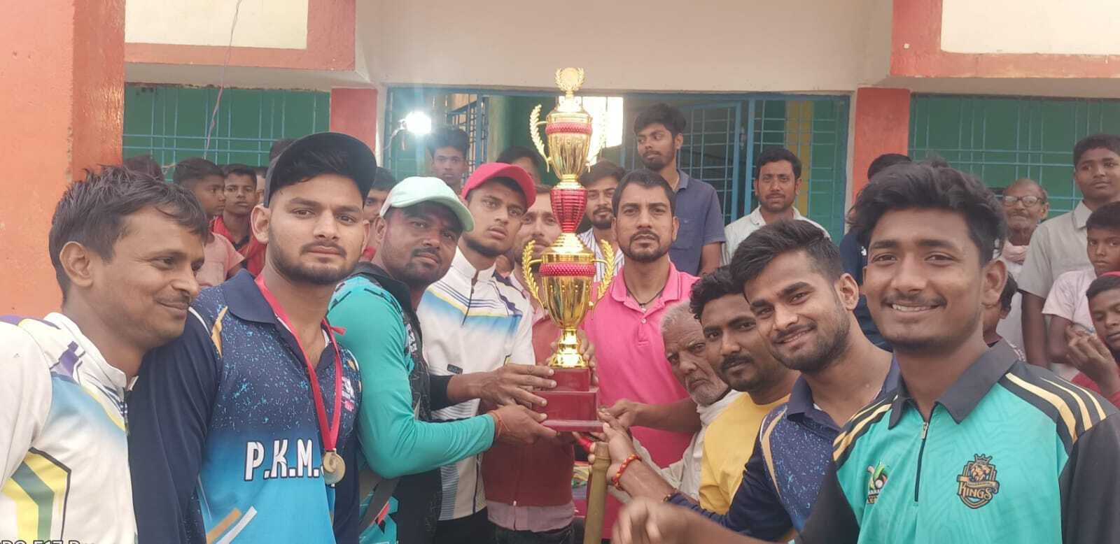 नाइट क्रिकेट टूर्नामेंट में बरियारपुर ने लरूई को छह विकेट से हराया