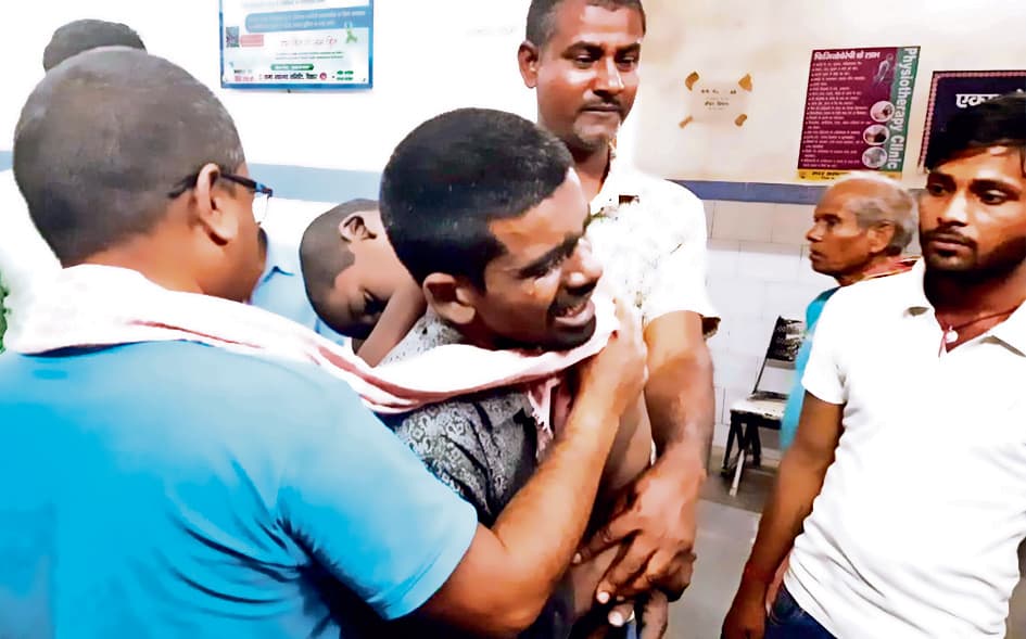 चार साल की बहन को बचाया, पर चली गयी आठ साल के रूपेश की जान