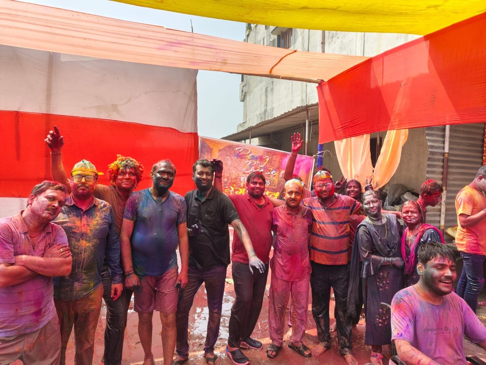 मारवाड़ी युवा मंच ने धूम-धाम से मानायी होली