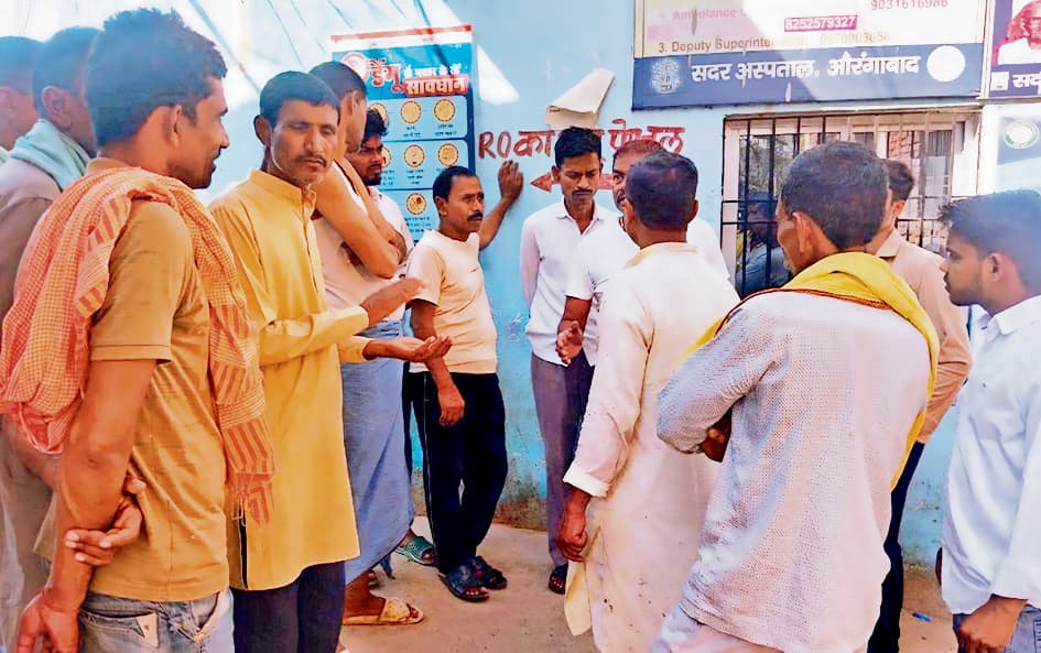 ट्रक ने बाइक सवारों को रौंदा, दो किशोरों की मौत