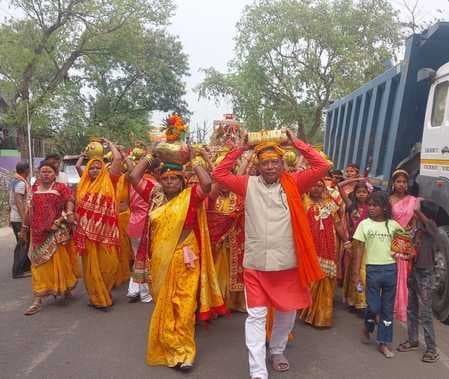 श्रीमद् भागवत कथा को लेकर निकली कलश शोभा यात्रा