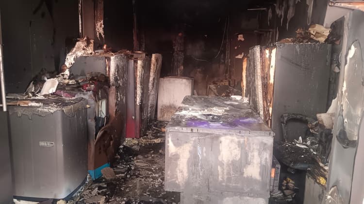 Bokaro News : इलेक्ट्रॉनिक्स दुकान में लगी आग, 20 लाख रुपये का नुकसान