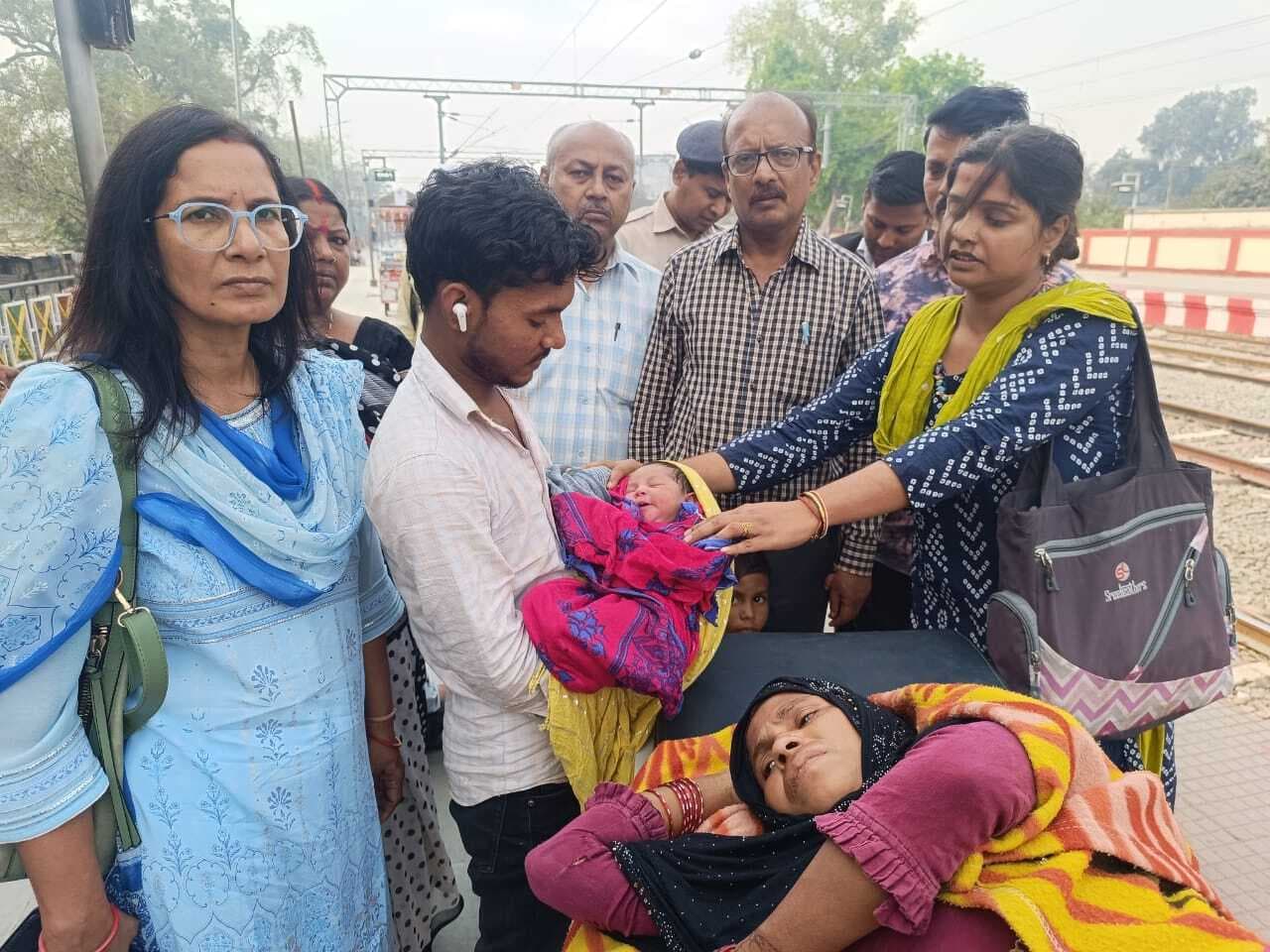 सप्तक्रांति सुपर फास्ट एक्सप्रेस में गूंजी किलकारी