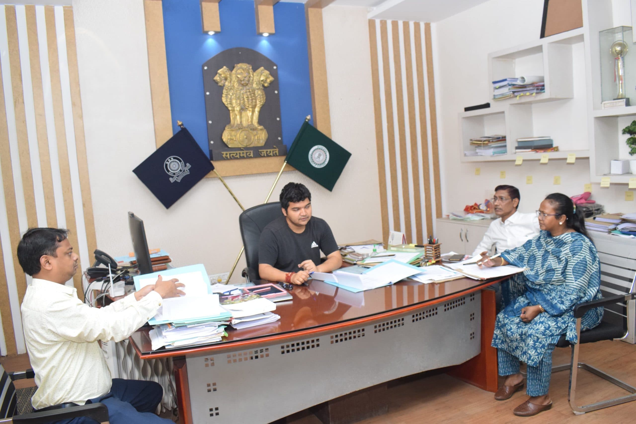 सांसद-विधायक निधि की योजनाओं को करें पूर्ण : डीसी