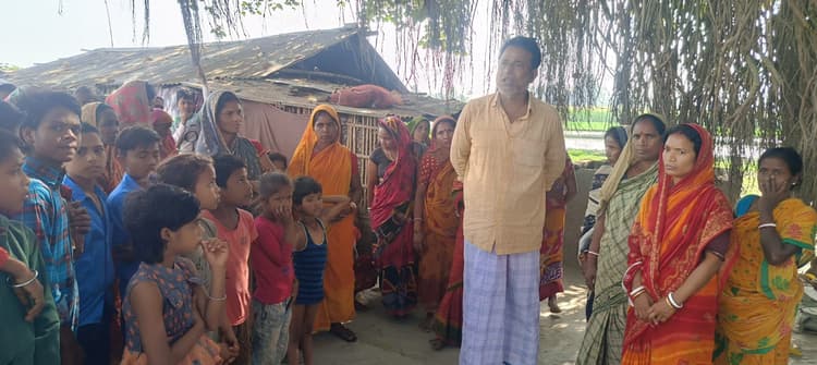 महिलाओं ने शराब विक्रेताओं के खिलाफ किया विरोध प्रदर्शन