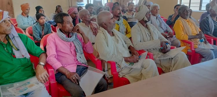 सूर्यमुखी की खेती को लेकर किसानों को दिया गया एक दिवसीय प्रशिक्षण