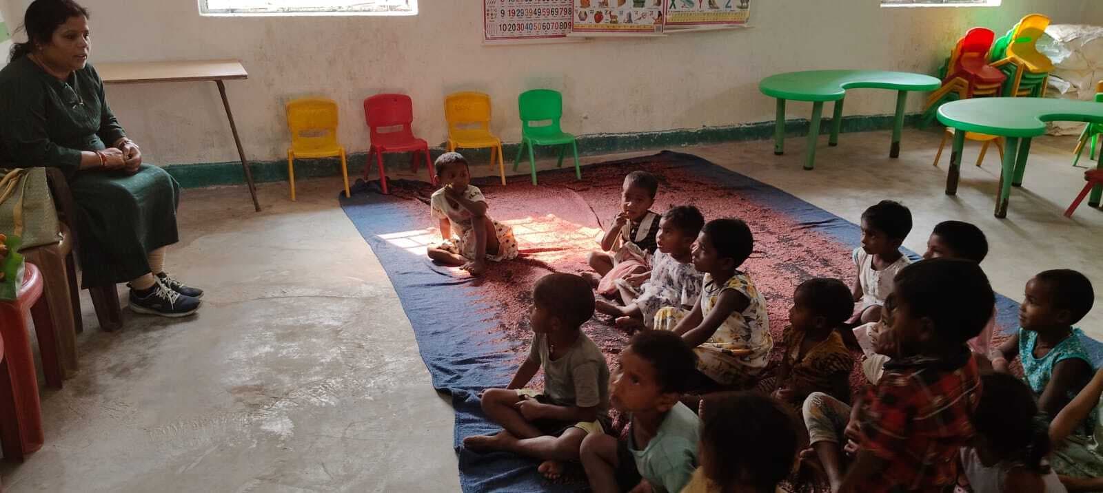 बच्चों को समय पर भोजन देना सुनिश्चित करने का निर्देश