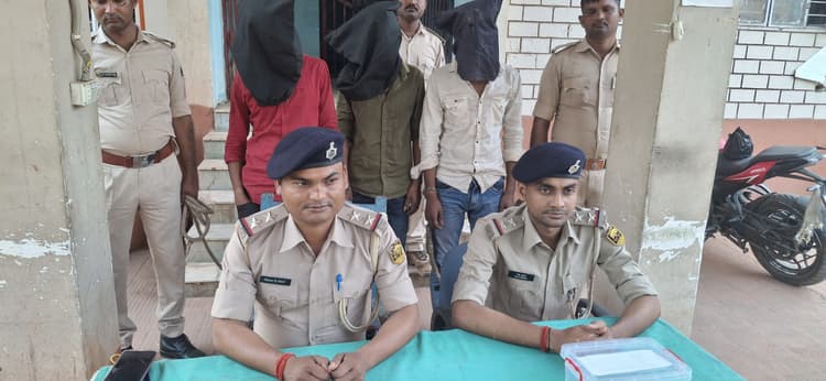 फलका पुलिस ने 9.18 ग्राम स्मेक के साथ तीन तस्कर को किया गिरफ्तार, भेजा जेल