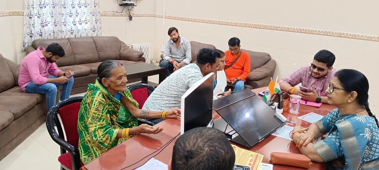 महापौर ने जनता दरबार में सुनी जनसमस्या