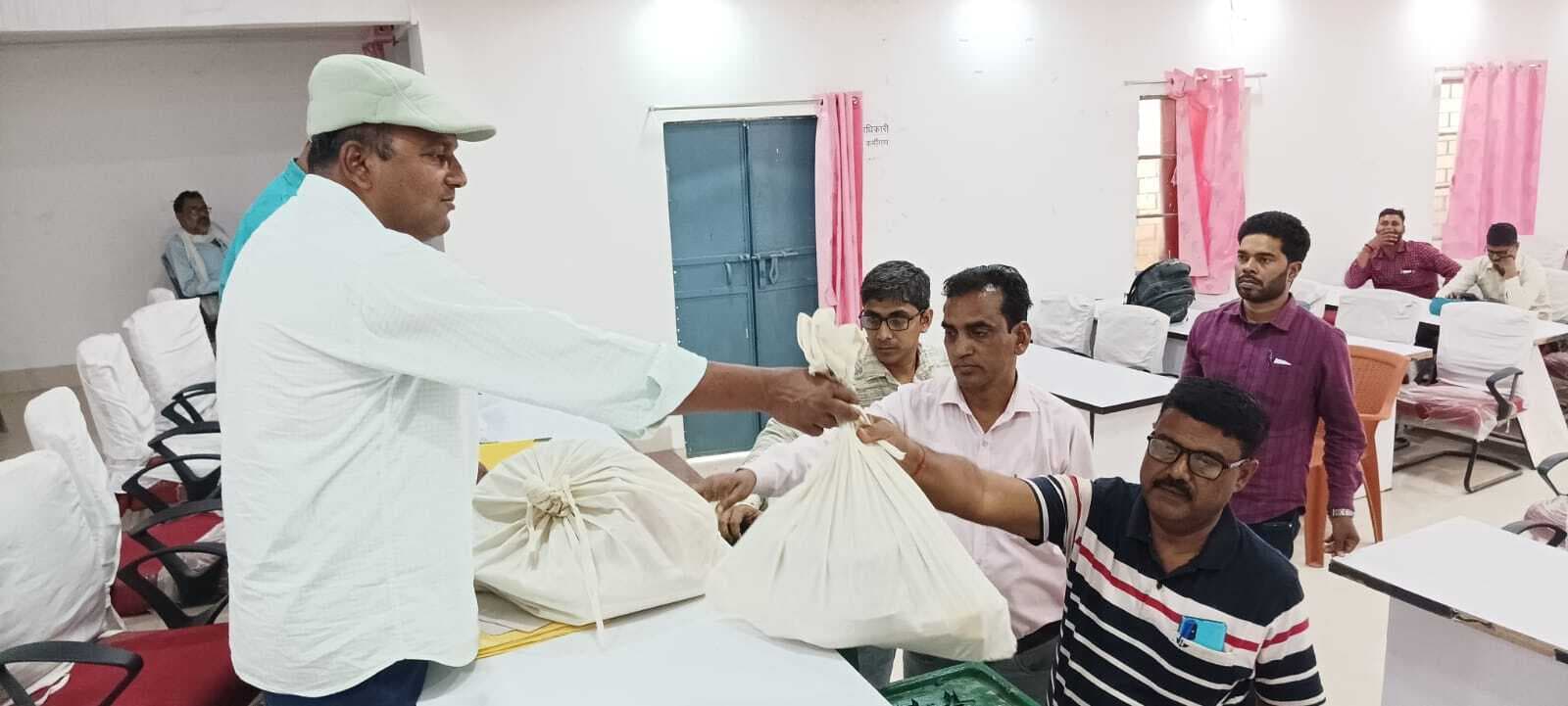 कुडरो पैक्स के लिए 1052 मतदाता आज करेंगे मतदान