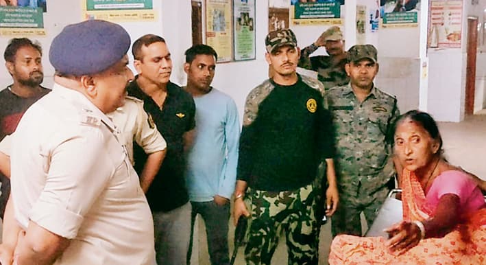 ढंड गांव में बदमाशों ने की गोलीबारी, महिला समेत दो घायल, महिला पटना रेफर