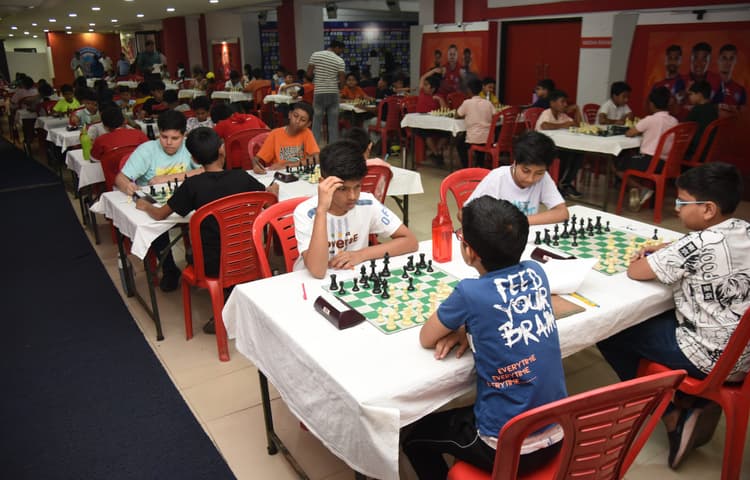 East Singhbhum District Chess : अंडर-7 आयु वर्ग में रीधान व टी निहारिका चैंपियन
