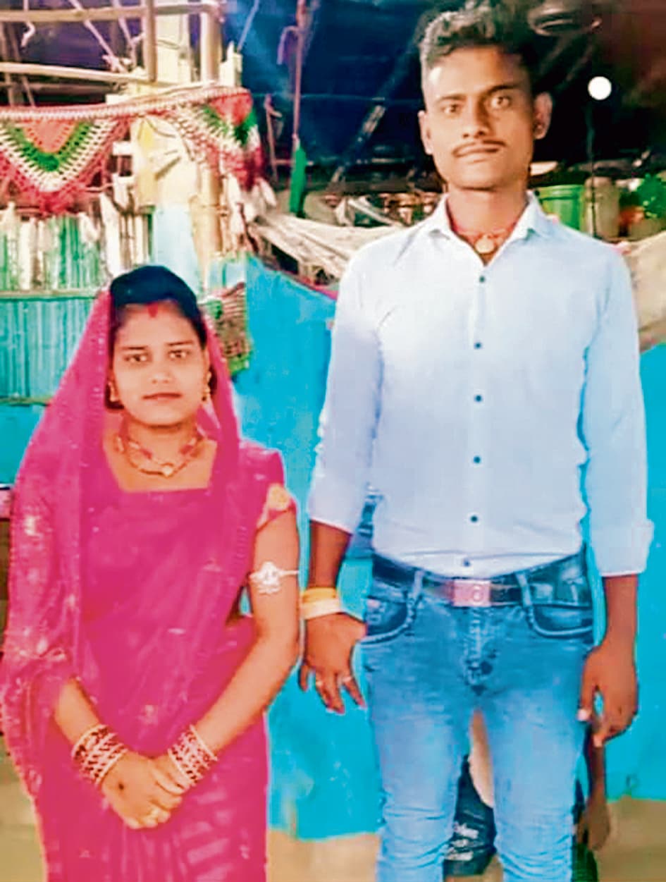 गंगा किनारे बोरे में बंद मिला दो माह से गायब महिला का कंकाल