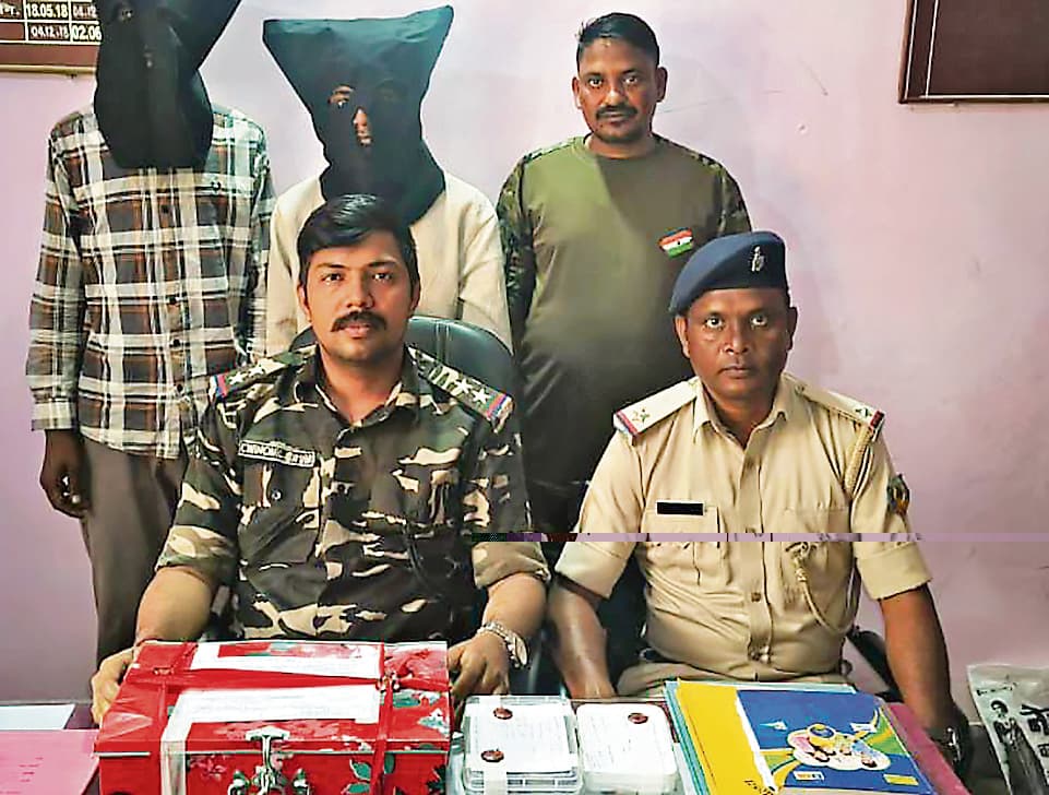 seraikela kharsawan news: राजनगर में मंदिर का पैसा चोरी मामले में दो आरोपी गिरफ्तार, जेल