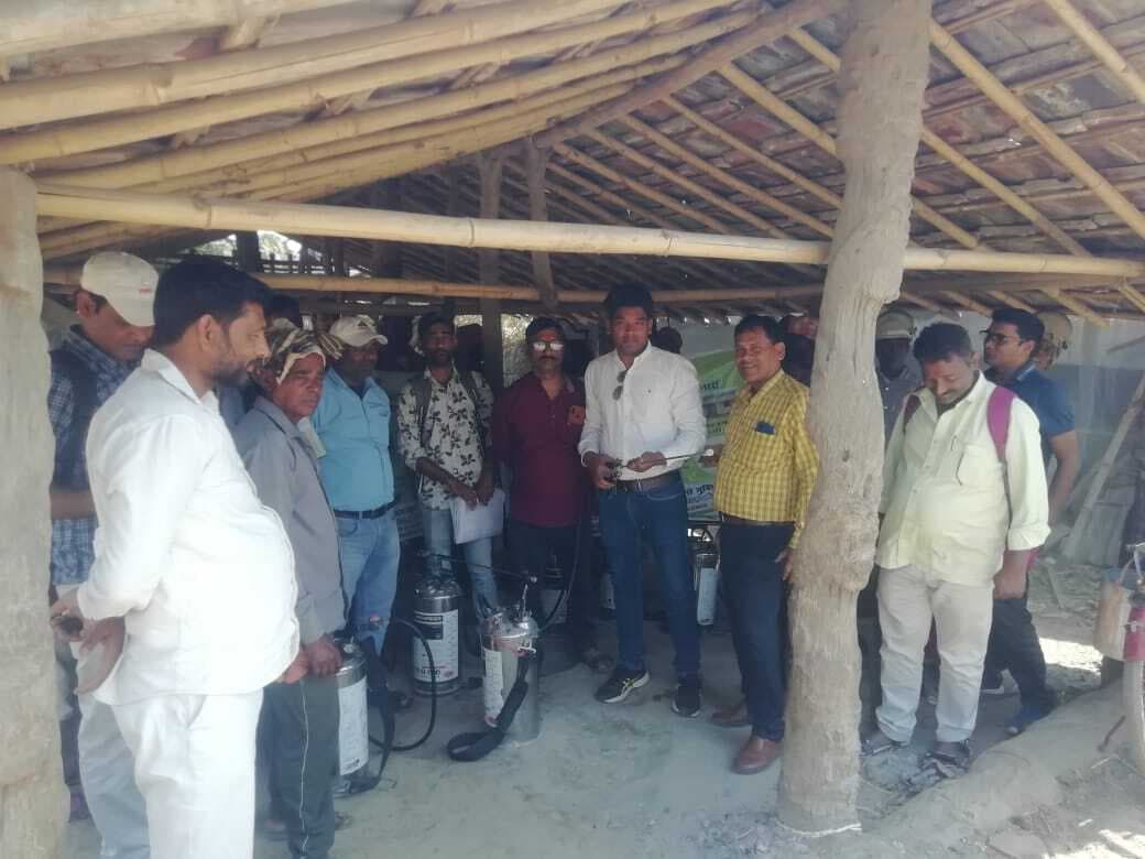 कालाजार व मलेरिया प्रभावित 18 गांवों में आआरएस का छिड़काव शुरू