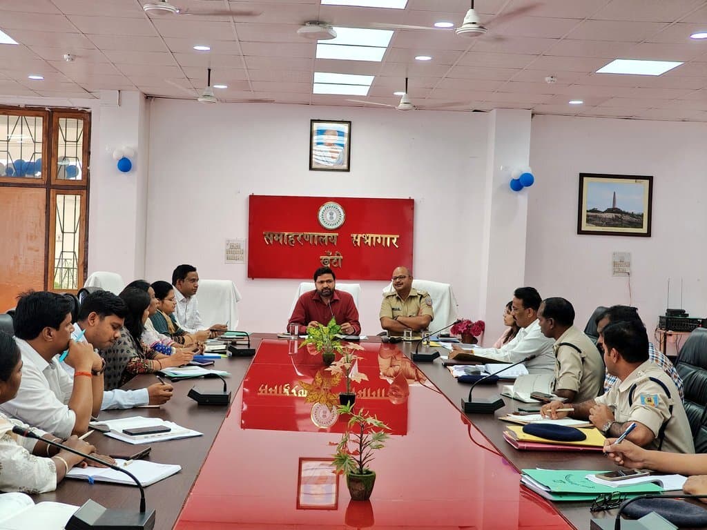 अफीम की खेती के खिलाफ करें कार्रवाई : उपायुक्त