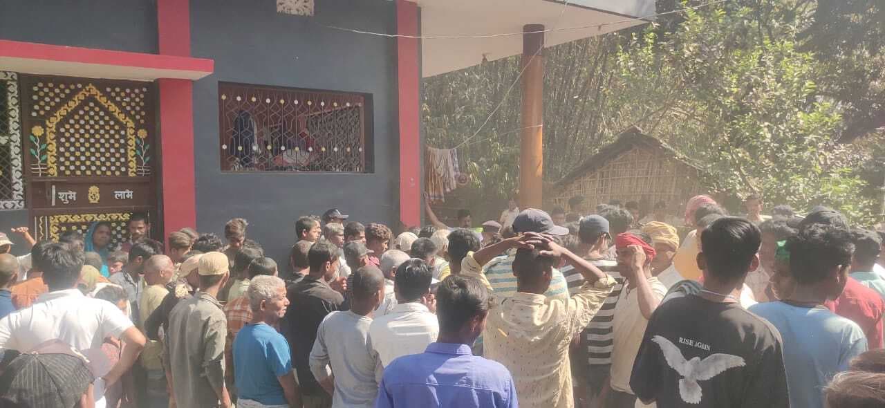 फूल तोड़ने के विवाद में बच्ची की पिटाई, मेडिकल कॉलेज में भर्ती