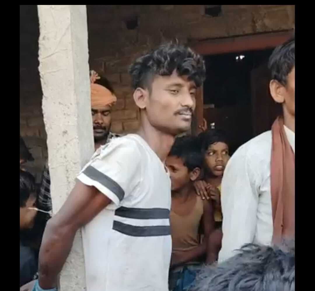 साइकिल चोरी के आरोप में  युवक को बांधकर ग्रामीणों ने की पिटाई