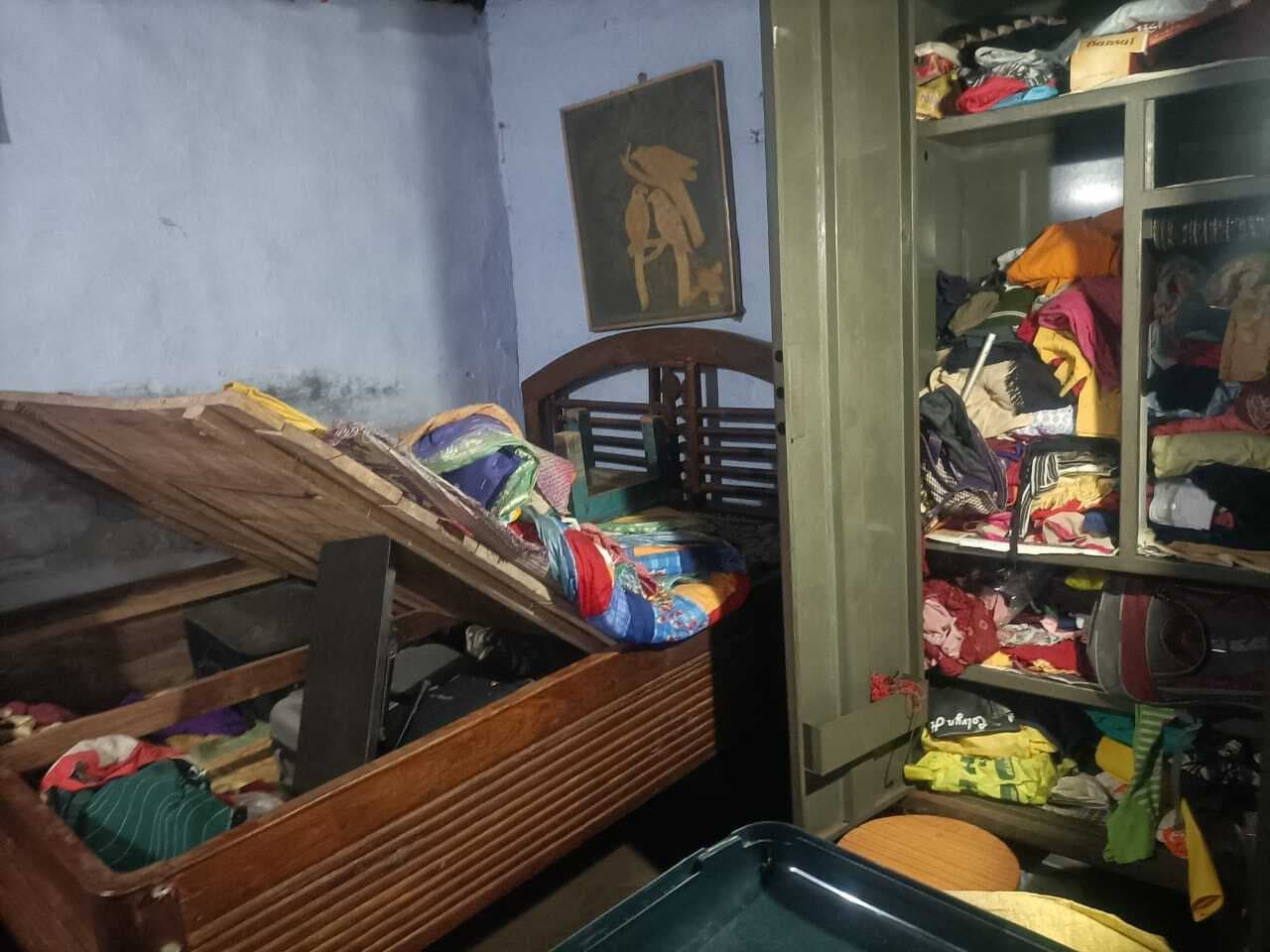 Jamshedpur News : उलीडीह : भतीजी की शादी में गया था परिवार, लौटे तो घर की हालत देख रह गये हक्का-बक्का