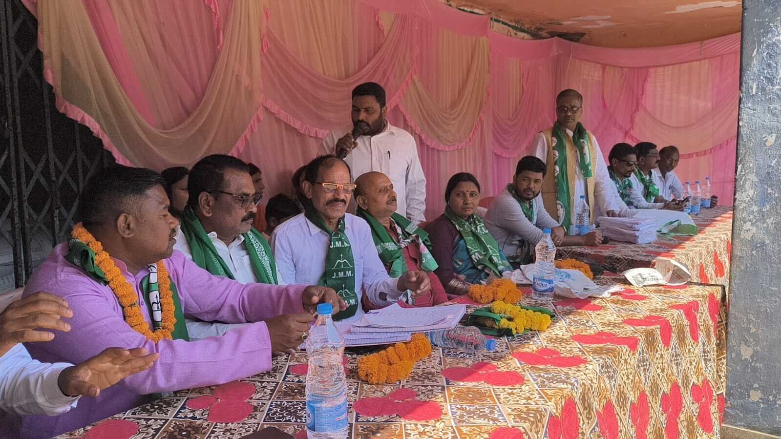 बरवाडीह में झामुमो का कार्यकर्ता सम्मेलन