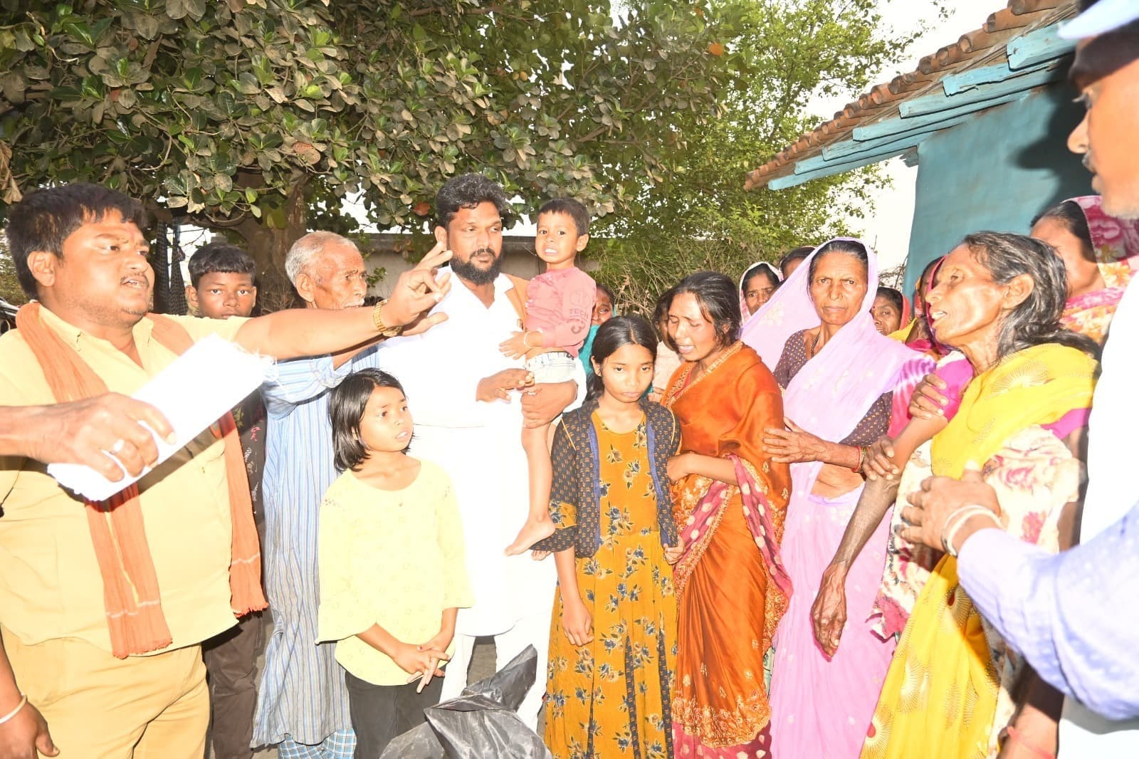 ट्रक चालक का शव गांव पहुंचते ही परिजनों में कोहराम