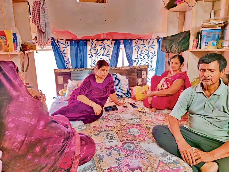 Gopalganj News : रिटायर्ड फौजी के घर से 50 लाख के जेवर की चोरी, बेटा व बेटी की शादी के लिए रखे थे जेवर