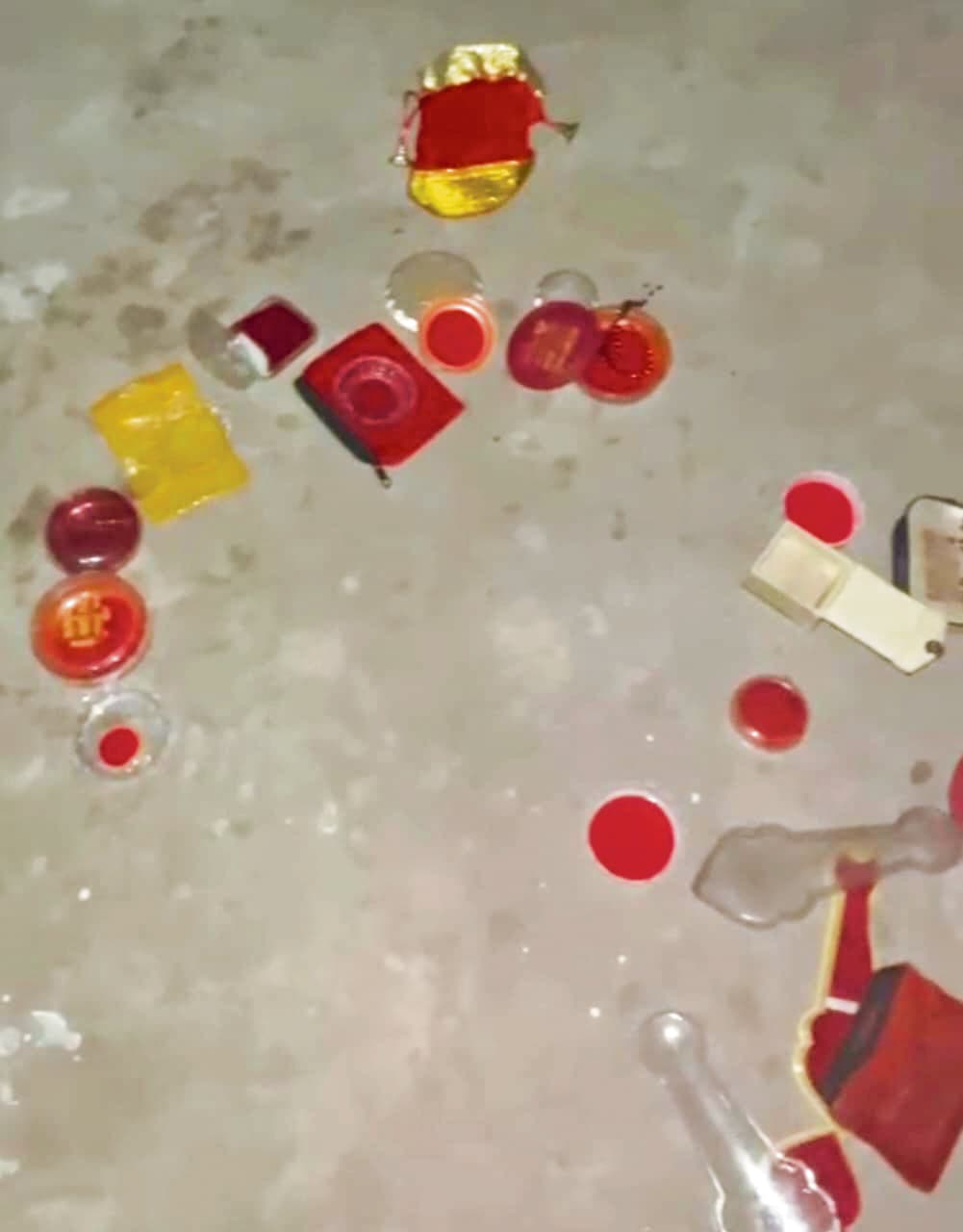 बंद घर से चोरों ने नकद और जेवरात समेत लाखों रुपये की संपत्ति उड़ायी