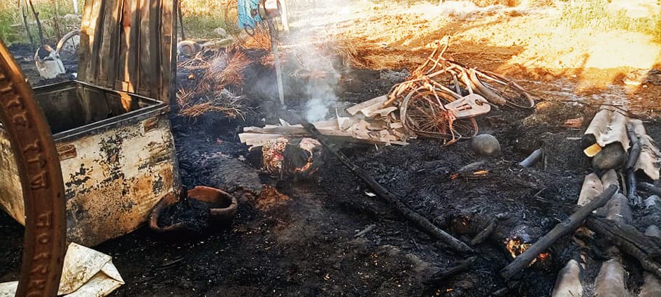 झोंपड़ी में आग लगने से गृहस्वामी की जलकर मौत, आठ मवेशी भी मरे