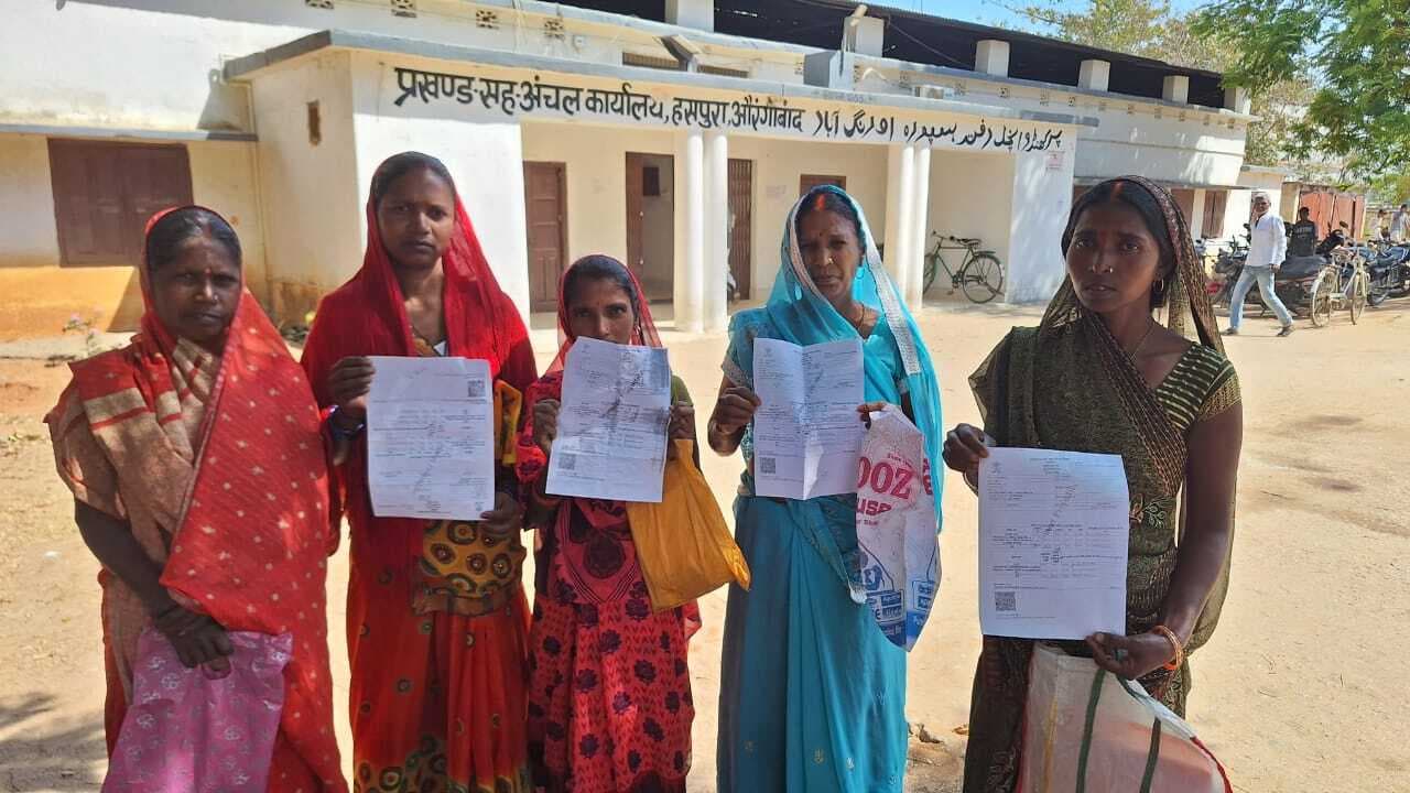 Aurangabad News : पंचायत सरकार भवन का हो रहा विरोध