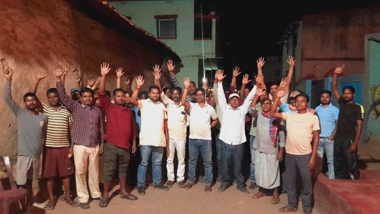 आउटसोर्सिंग कंपनी में विस्थापितों को मिले रोजगार : सुजीत रजक