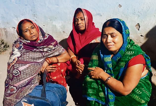 Hajipur News : ट्रक के धक्के से बाइक सवार पत्नी की मौत, पति घायल