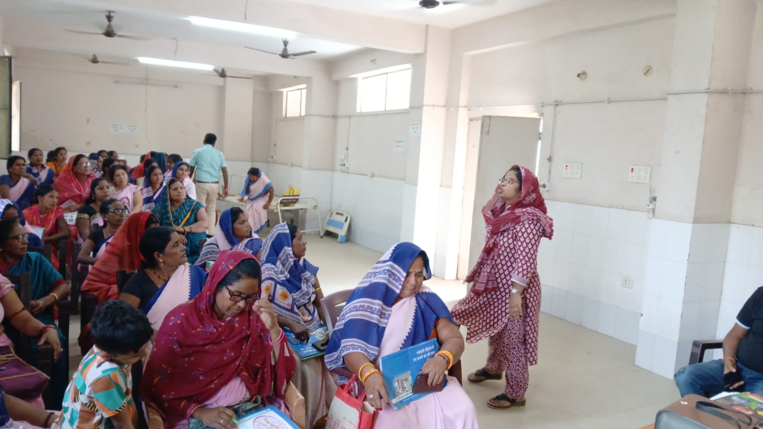 Samastipur News:शत-प्रतिशत टीकाकरण के लिए करें प्रेरित : एसएमओ