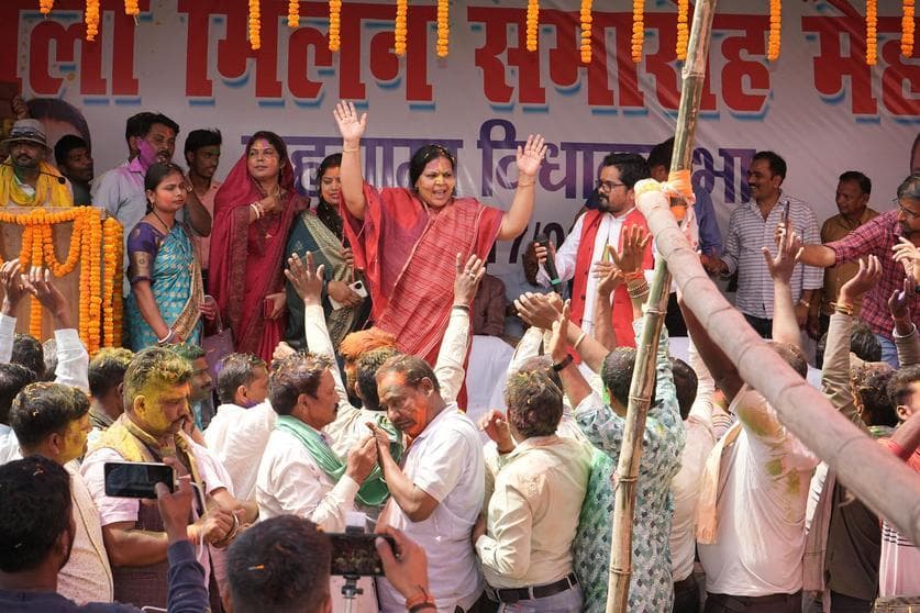 होली में महिलाओं को मंईयां सम्मान योजना के तहत 7500 राशि का मिला तोहफा : मंत्री