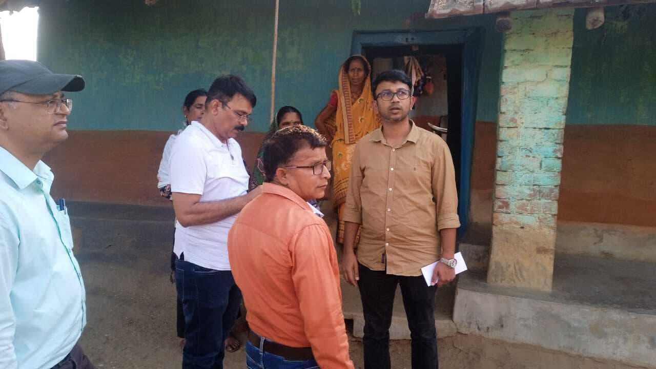 डुमरिया में चिकन पॉक्स के छह मरीज मिले, टीम ने लक्षण की जानकारी ली