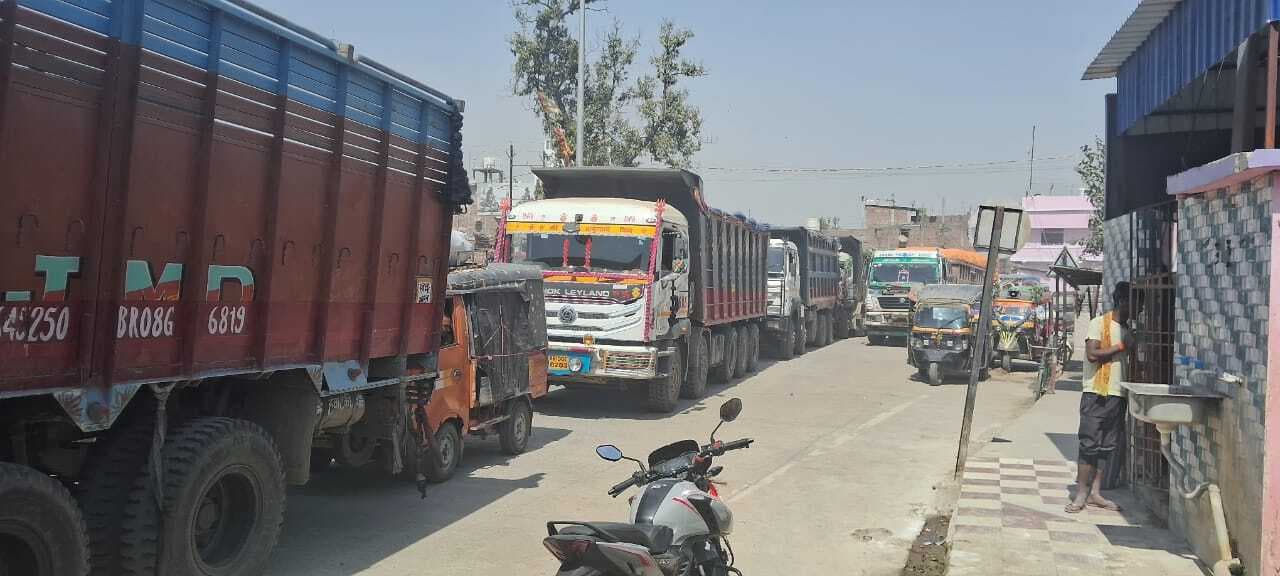 Bhagalpur news अकबरनगर में कुशल युवा प्रोग्राम के नाम पर अवैध वसूली