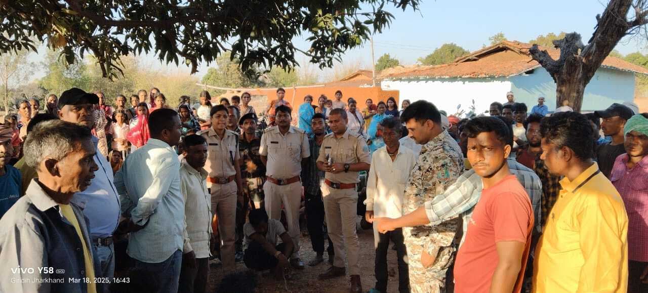 Giridih News: बैल लेकर भाग रहा व्यक्ति माॅब लिंचिंग का शिकार होने से बचा