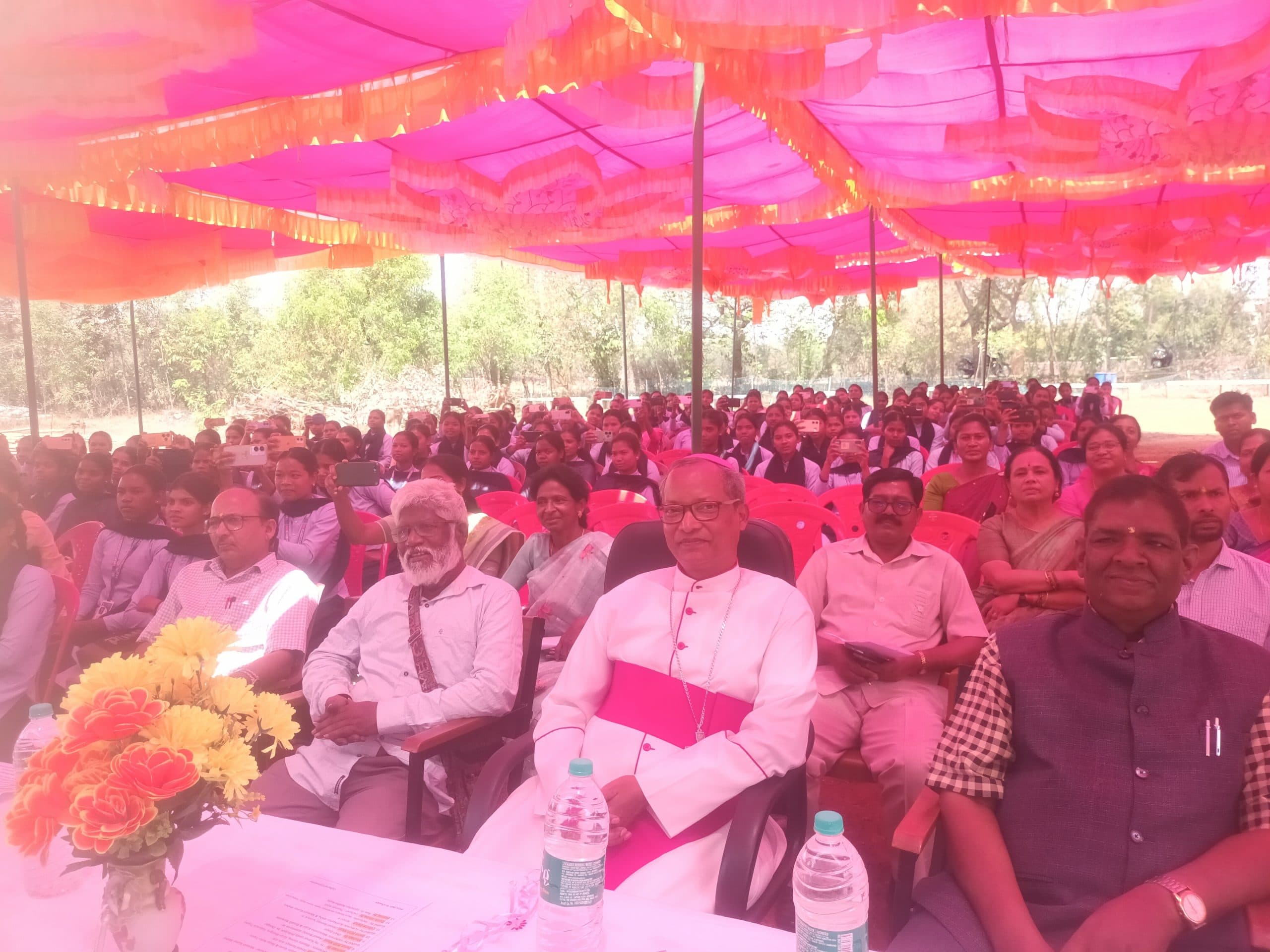 जीवन में मेहनत करना सीखें : बिशप विनय