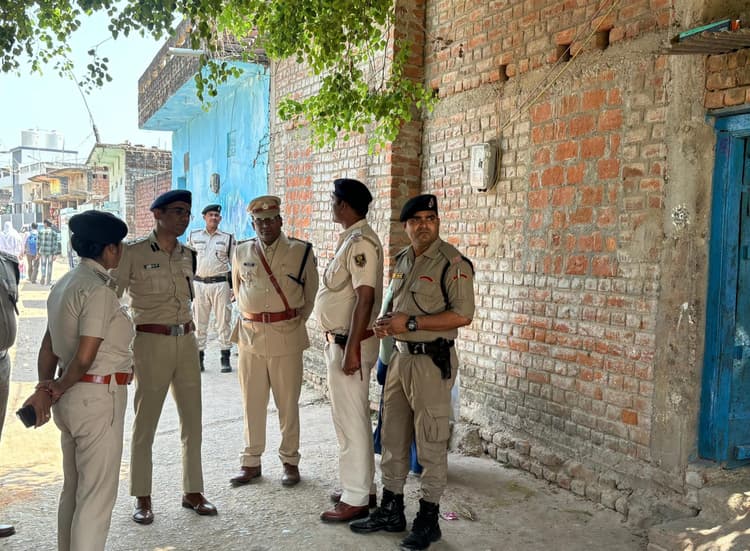 दो पक्षों के बीच हुई रोड़ेबाजी की घटना का एसएसपी ने लिया जायजा